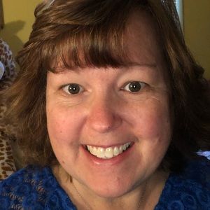 Meet your Posher, Elaine